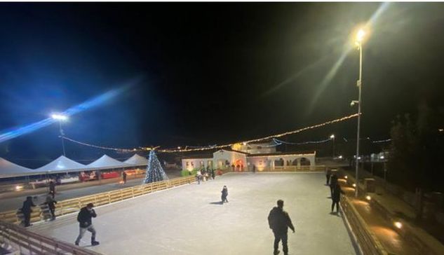 A Budoni la pista di pattinaggio ghiaccio più grande dell'Isola