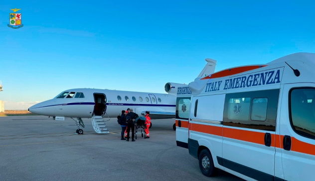 Trasporto sanitario urgente per una donna incinta da Alghero a Pescara a bordo di un “Falcon 50” dell’ Aeronautica Militare