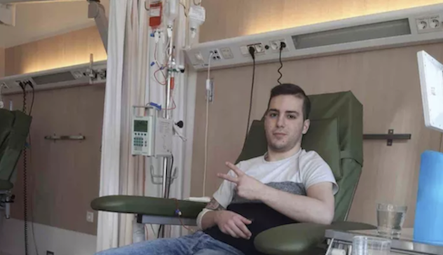 Monserrato si mobilita per garantire le cure a Michele Tinti, il 23enne con il linfoma di Hodgkin che vive in Olanda
