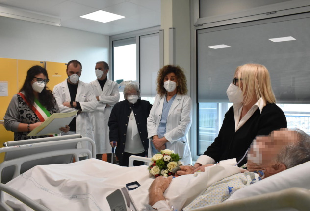 Genova: finisce in ospedale a una settimana dalle nozze e dice “sì” nel Reparto di Rianimazione