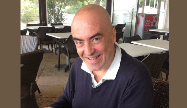 Addio a Gianluca Floris: il noto tenore e scrittore si è spento oggi a 58 anni