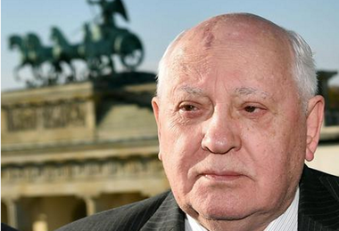 Ucraina, Gorbaciov: “Fate di tutto per fermare Putin”, intanto la Russia censura alcune testate giornalistiche
