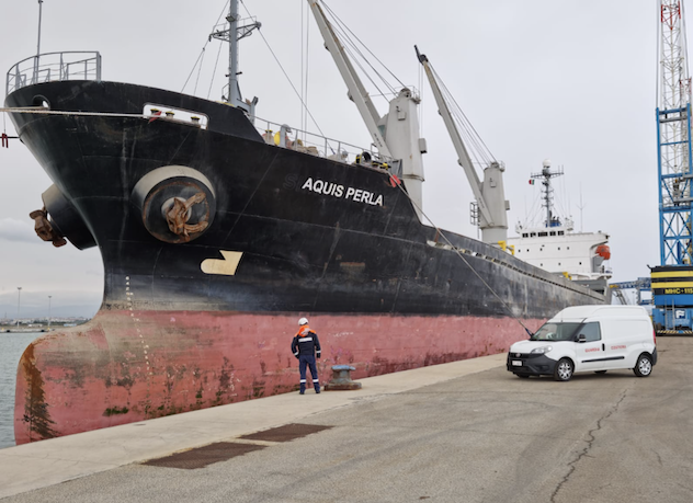 Cagliari. Gravi irregolarità sulla sicurezza della navigazione: nave bloccata dalla Guardia Costiera 