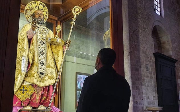 Clamoroso furto nella notte all'interno della Basilica di San Nicola a Bari