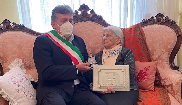 Ultracentenari di Sardegna: la signora Speranza Aresu festeggia 108 anni