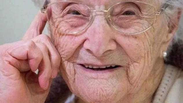 Bergamo, addio ad Angela Tiraboschi: muore a 112 anni la donna più anziana d'Italia