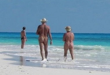 Sardegna, paradiso per chi ama vivere la nudità a stretto contatto con la natura, si punta al Distretto 
