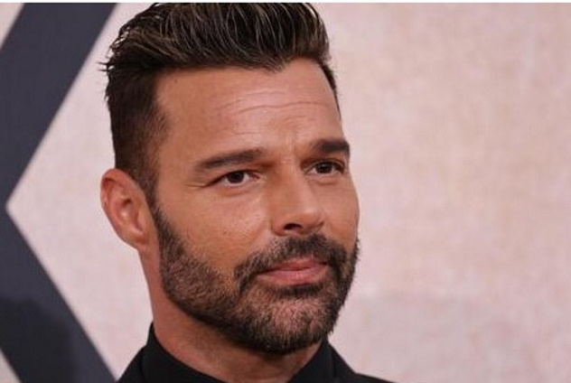 Ricky Martin nei guai: il nipote lo accusa di abusi