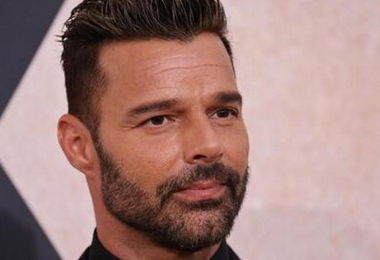 Ricky Martin nei guai: il nipote lo accusa di abusi