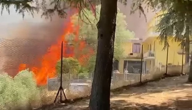 Piromani spaventano Bonorva. Decine di case evacuate per incendio: 