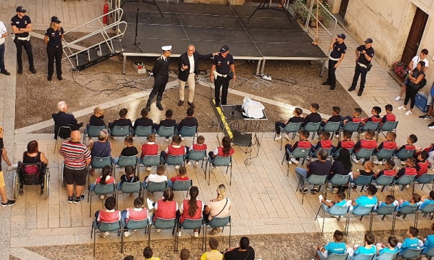 Sassari. La Polizia locale dona giochi ai Mini Candelieri
