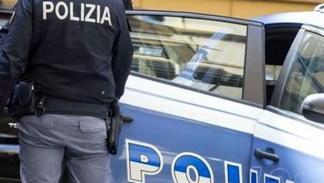 Cagliari. Evade dai domiciliari, ruba e indossa capi di abbigliamento per un valore di 145 euro, arrestato 22enne