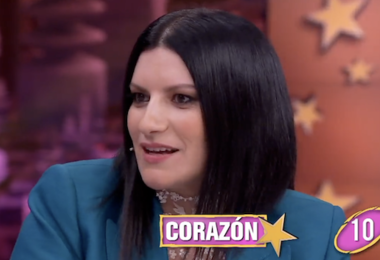 Laura Pausini si rifiuta di cantare Bella Ciao. “Non voglio cantare canzoni politiche”