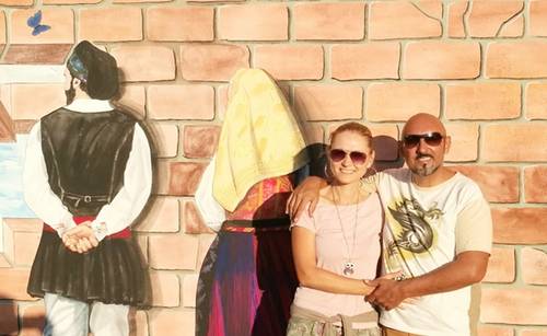 Il murale di Luca Cocco e Agnes Zimmermann ai sestesi: “Il nostro grazie  per come ci avete accolto” | News - SardegnaLive