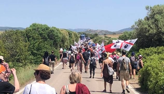 Esercitazioni Nato in Sardegna: domenica 16 ottobre protesta in piazza ad Arbus