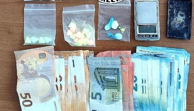 Cagliari. Spaccio di droga in casa, 35enne arrestato dalla Polizia 