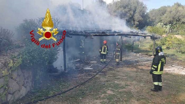 Villa ad Arzachena rischia di saltare in aria: intervento pompieri evita il peggio