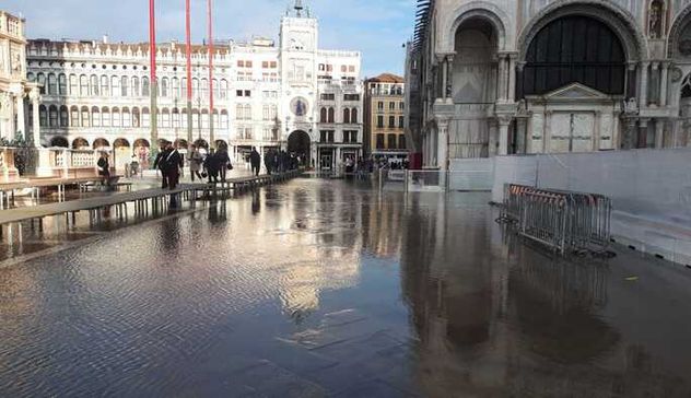 A Venezia acqua alta a 95 cm. In giornata arrivo di Salvini