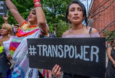Cagliari scende in piazza per il Transgender Day 