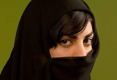 Medici in Iran: “Forze di sicurezza sparano a viso, petto e genitali delle donne”