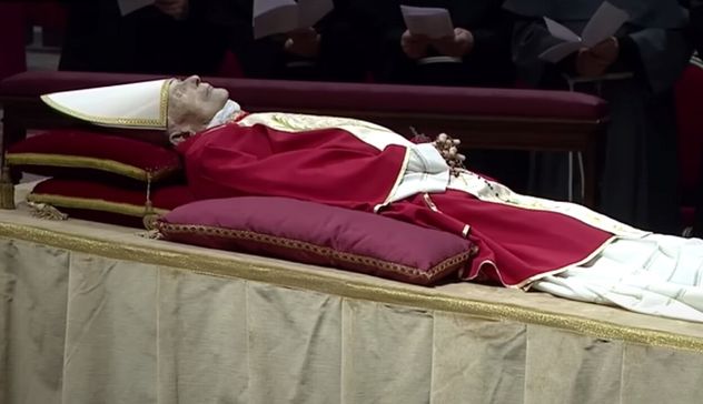 Ratzinger: 25 mila fedeli in visita già prima delle 12
