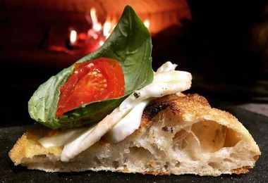 Pizza day: Alghero prima in Italia per le consegne a domicilio