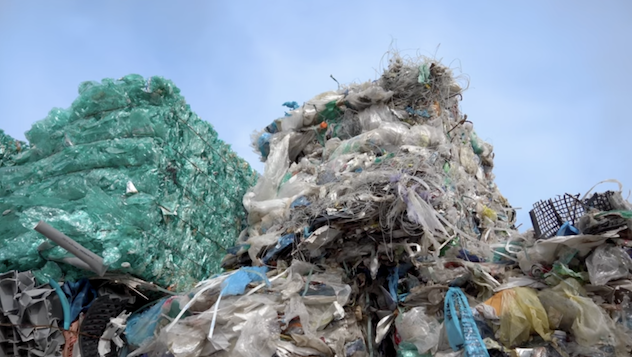Il mare sardo restituisce due tonnellate di rifiuti