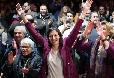 Il New York Times incorona la Schlein. “La donna che ha scosso la politica italiana”