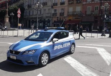 Cagliari. In casa hascisc, cocaina e soldi: arrestato 28enne
