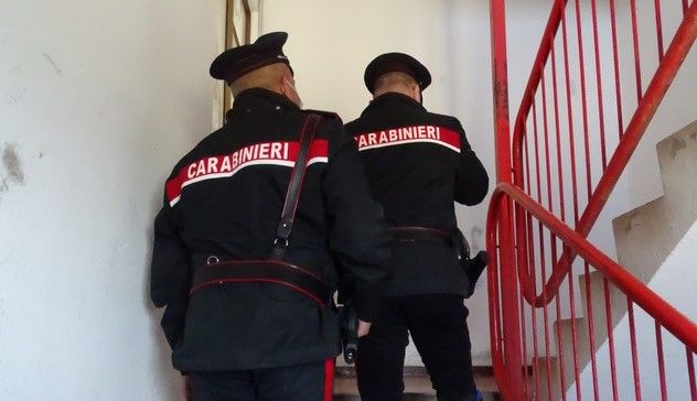 Lite familiare per l’eredità a Sardara: pensionato aggredisce sorella e carabinieri