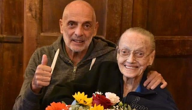 Lutto per Paolo Brosio: morta a 102 anni la madre Anna