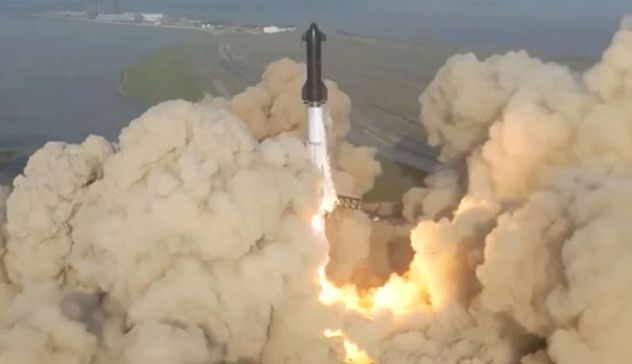 SpaceX. Il razzo di Elon Musk esplode in volo poco dopo il decollo