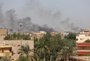 Scontri in Sudan, Ue e Usa organizzano l'evacuazione dei loro cittadini