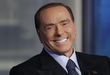 Notte tranquilla per Berlusconi. Tornano le battute dell'ex premier alle infermiere
