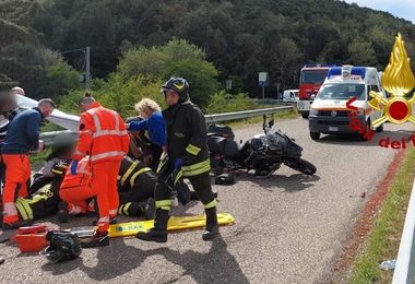 Neoneli. Incidente con la moto, coppia di turisti finisce in ospedale