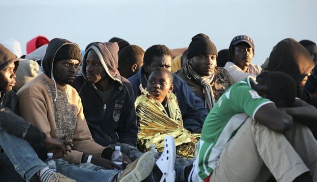 Migranti: Rampelli, 'barche vadano a Marsiglia'