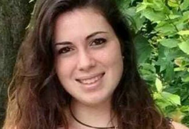 Eleonora, morta a 17 anni perché rifiutò la chemio, i giudici: “Succube dei genitori”