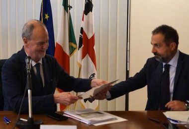 Da Pais al ministro Calderoli la proposta di legge per il collegio Sardegna