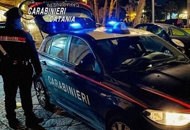 Minaccia strage su WhatsApp: carabinieri lo rintracciano e lo arrestano