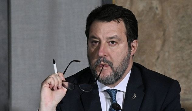 Varese: Salvini, 'da giugno su Lago Maggiore presidio fisso della guardia costiera'