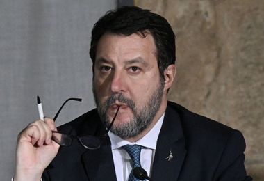 Varese: Salvini, 'da giugno su Lago Maggiore presidio fisso della guardia costiera'