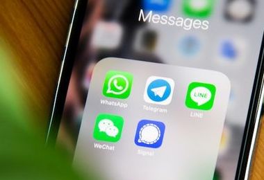 Whatsapp, Facebook e Instagram in down, migliaia di segnalazioni