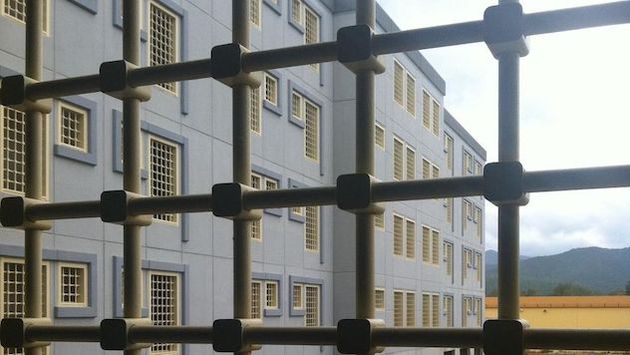 Hashish nascosta nel retto di un detenuto: sventato traffico di droga nel carcere di Uta