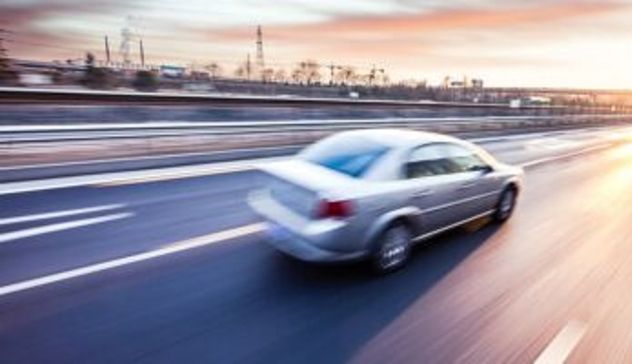 Supera di 30 km/h il limite di velocità: multa da record in Finlandia 