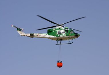 Vasto incendio a Sestu: interviene un elicottero 