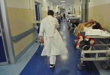 Sanità in Sardegna: meno liste d'attesa con più soldi a medici e infermieri