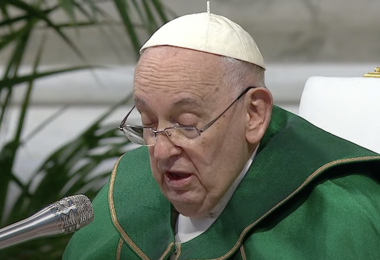 Papa Francesco: “Non dimentichiamo gli anziani, non sono scarti”