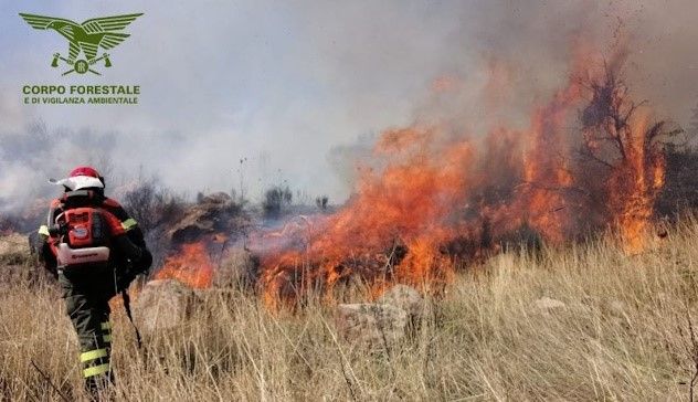 Fiamme a Galtellì e Padria: la Sardegna continua a bruciare