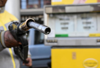Carburanti, nuovo rialzo dei prezzi oggi per benzina e diesel
