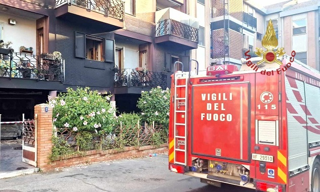 Probabile rogo doloso a Cagliari: evacuata una palazzina, danneggiato un appartamento